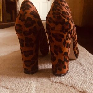 Cheetah chunky heel pumps